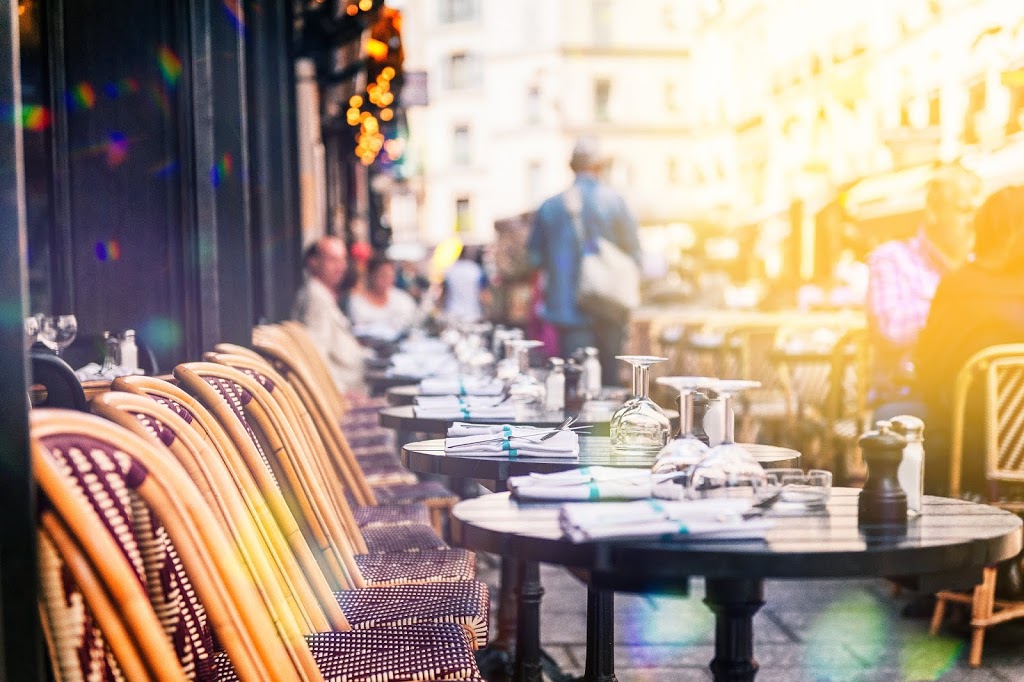 Smart ways to avoid temptation when eating out